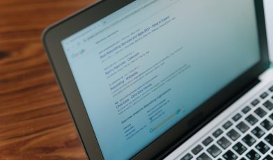 Jak AI Overview (AIO) od Google zmienia pozycjonowanie?