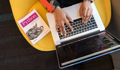W jaki sposób język Python wspomaga specjalistów w SEO?