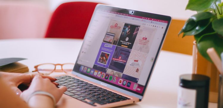 Adres URL - co to jest, jak działa i dlaczego warto go znać?