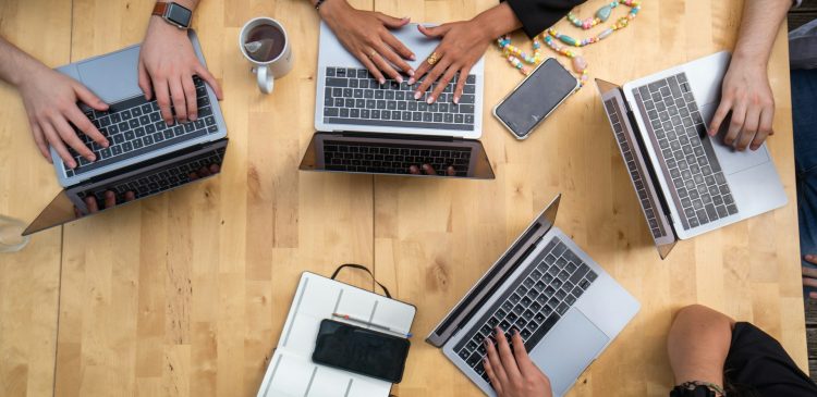 Agencja kreatywna - co to? Twój klucz do sukcesu w marketingu i komunikacji