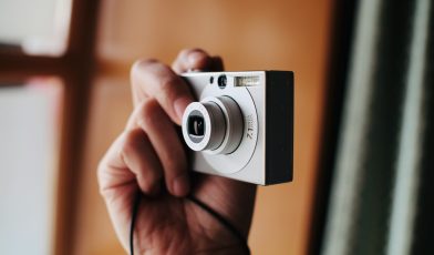 Aparat cyfrowy - co to jest, jak działa i dlaczego warto go mieć?