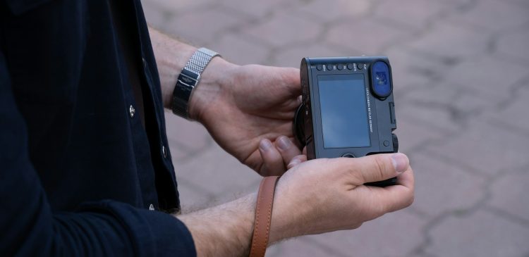 Aparat kompaktowy - co to? Przewodnik po fotografii, którą zawsze masz przy sobie