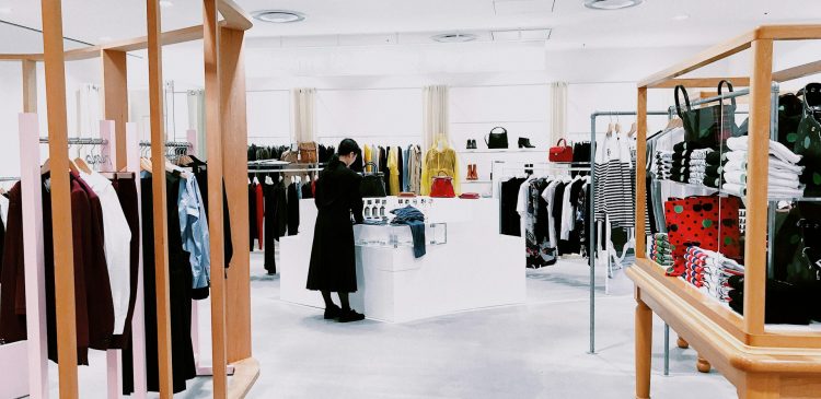 B2C - co to? Przewodnik po modelu business-to-consumer w e-commerce