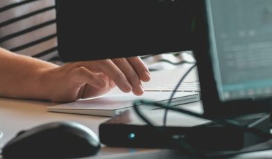 Click Fraud - co to? Jak skutecznie chronić swoje kampanie reklamowe PPC?