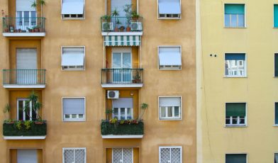 Dochód pasywny - co to? Przewodnik po pieniądzach, które pracują dla Ciebie