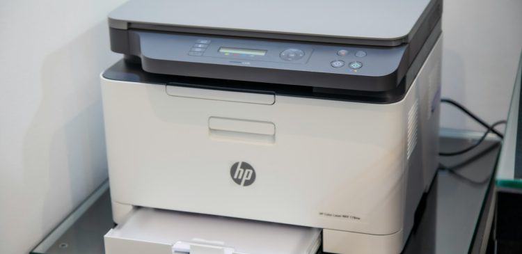 Drukarka laserowa - co to jest, jak działa i dla kogo się sprawdzi?