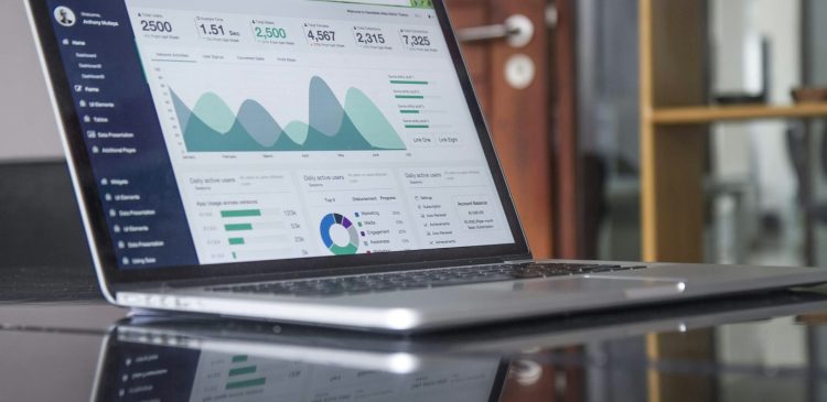 ERP - co to jest? Przewodnik po systemach ERP dla biznesu