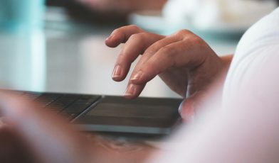 Faktura elektroniczna - co to jest, jak działa i dlaczego warto ją wdrożyć?