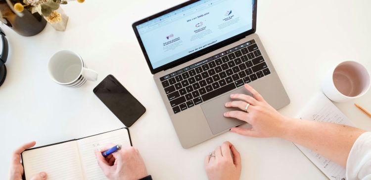 FTPS - co to jest, jak działa i dlaczego jest niezbędny do bezpiecznego transferu plików?