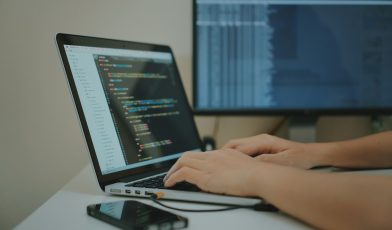 IANA - co to jest? Kluczowa rola w zarządzaniu globalnym internetem