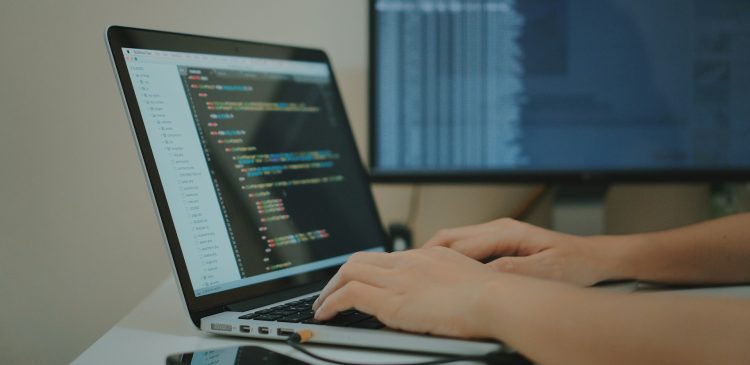 IANA - co to jest? Kluczowa rola w zarządzaniu globalnym internetem