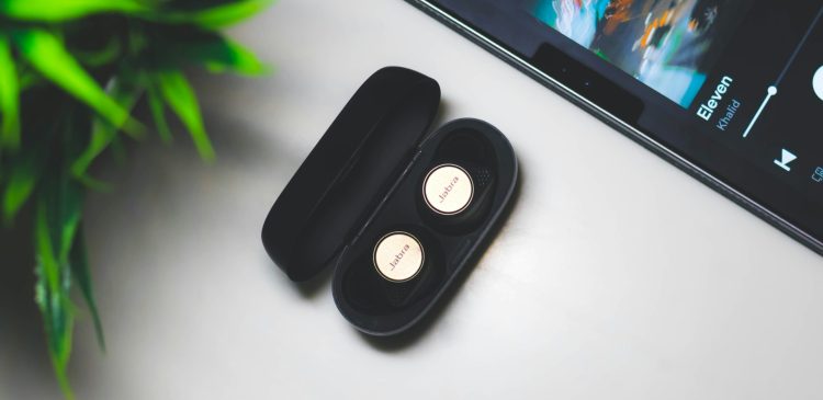 Jabra - lider rozwiązań audio i komunikacyjnych - co oferuje?