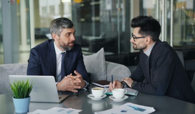 Jak wycenić spółkę? Kompleksowy przewodnik po metodach i kluczowych wskaźnikach