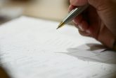 Kara umowna - czym jest i dlaczego warto o niej pamiętać w umowach?