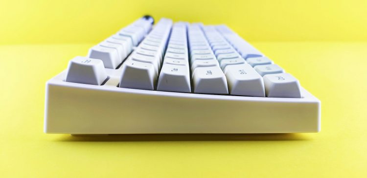 Klawiatura bezprzewodowa - co to takiego i dlaczego warto ją mieć?