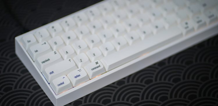 Klawiatura mechaniczna - co to jest, jak działa i dlaczego warto ją wybrać?