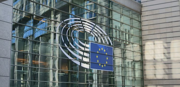 Komisja Europejska - co to jest i jaką pełni funkcję serce wykonawcze Unii Europejskiej?