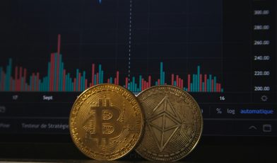 Kryptowaluty - co to? Przewodnik po kryptografii i sieciach komputerowych