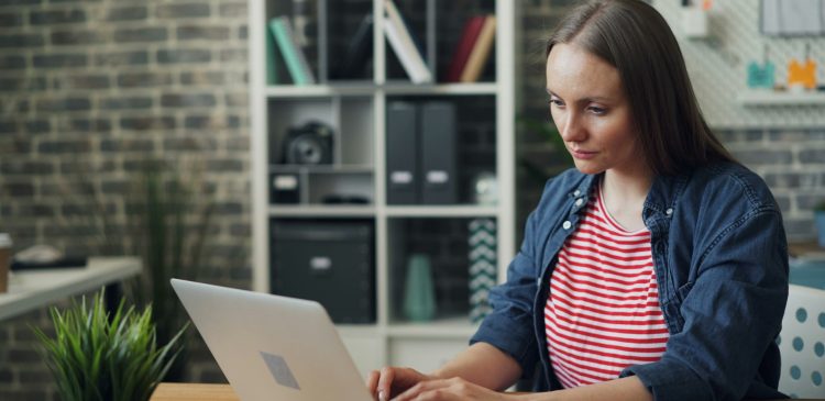 Księgowa online - kim jest i jakie usługi oferuje? Wszystko, co musisz wiedzieć