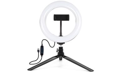 Lampa pierścieniowa - co to, jak działa i do czego służy? Poradnik