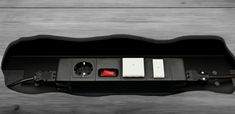 Listwa zasilająca - jak wybrać dobrą i dlaczego jest ważna dla sprzętu?