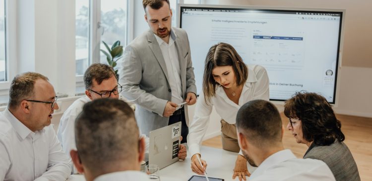Marketing B2B - czym właściwie jest? Przewodnik po świecie business-to-business
