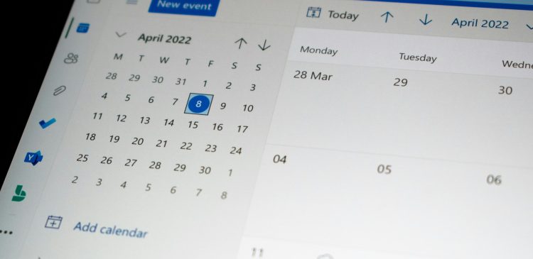 Microsoft Outlook - co to? Jak to narzędzie zdominowało naszą pracę?