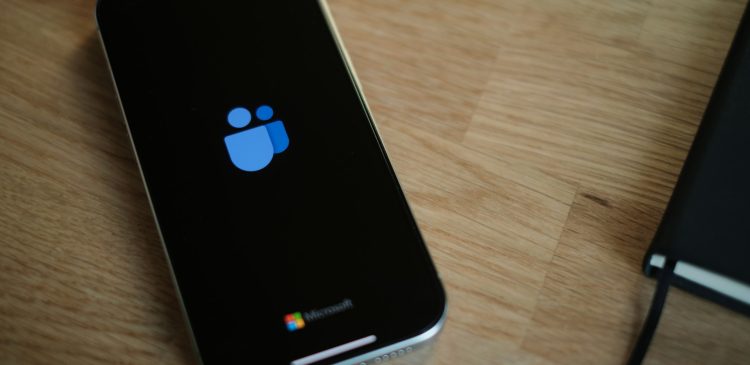 Microsoft Teams - co to? Przewodnik po funkcjach i korzyściach