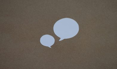 Moderator - kim jest? Obowiązki, umiejętności i najlepsze praktyki