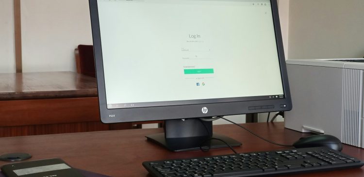 Monitor LCD - co to? Przewodnik po technologii, komponentach, rynku i przyszłości