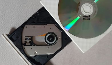 Nagrywarka płyt - co to takiego i do czego się przydaje?