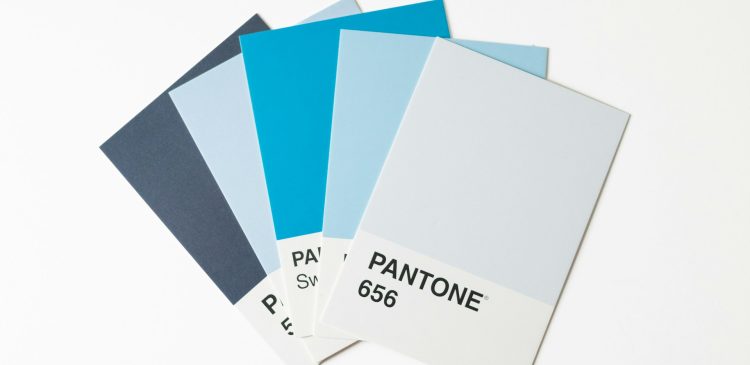 Pantone - co to? Przewodnik po systemie kolorów i jego zastosowaniu
