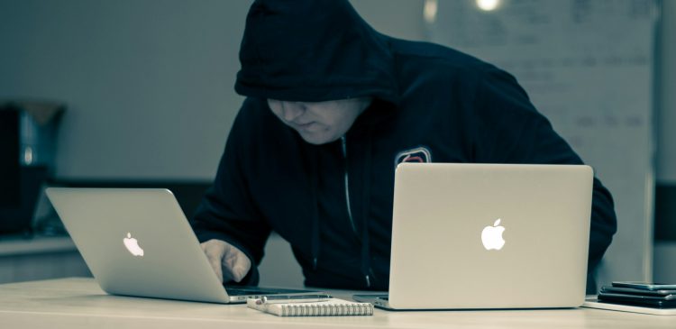 Phishing - co to jest, jak działa i jak się chronić przed atakami?