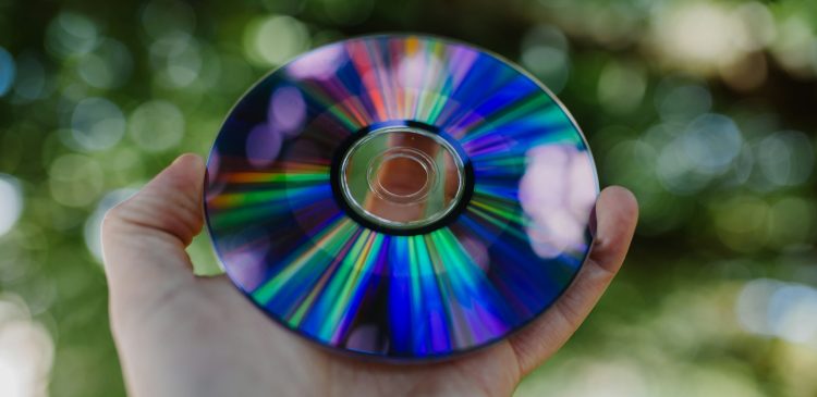 Płyta CD - co to? Rewolucja w dźwięku i danych - przewodnik