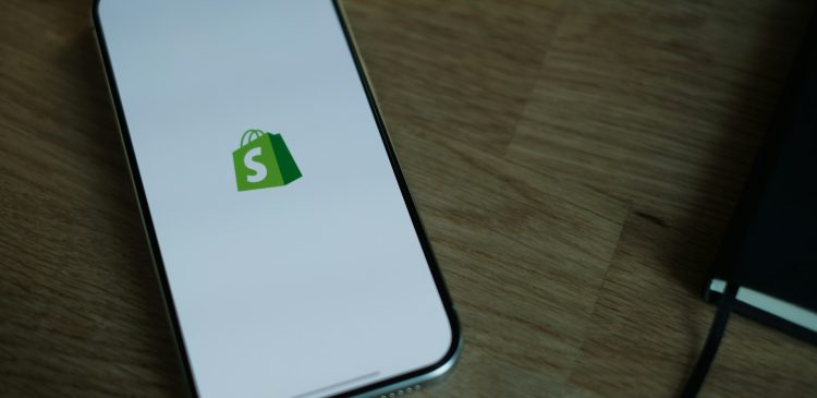 Pozycjonowanie Shopify - jak zwiększyć widoczność i sprzedaż sklepu?