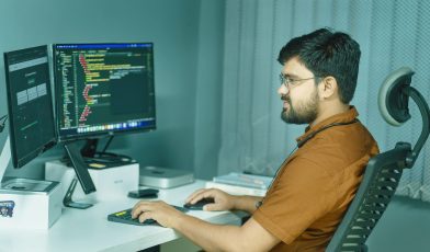 Programista Java - kim jest? Kompleksowy przewodnik po roli, obowiązkach i karierze