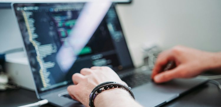 Replikacja bazy danych - co to, jak działa i dlaczego jest Ci potrzebna?