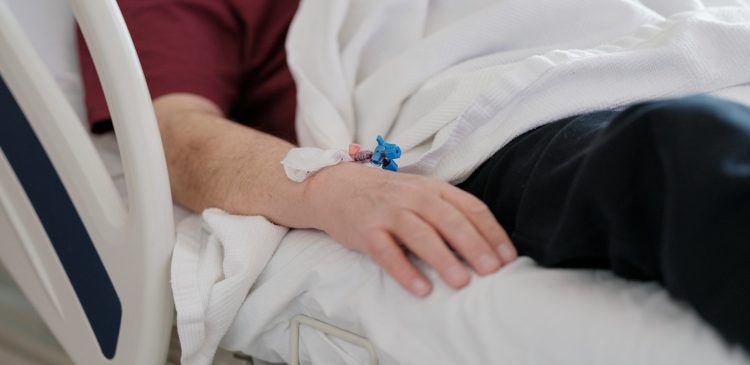 Składka chorobowa - co to? Wszystko, co musisz wiedzieć o ubezpieczeniu