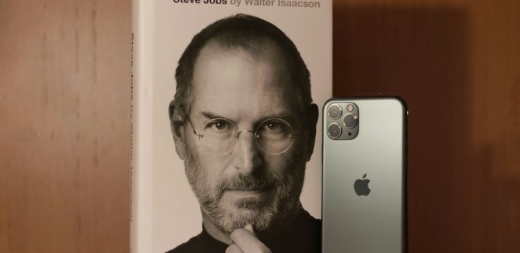 Steve Jobs - kim był i jak zmienił świat technologii?