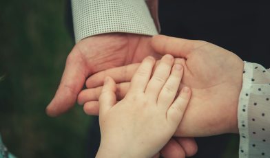 Sukcesja - co to? Przewodnik po jej rodzajach i znaczeniu