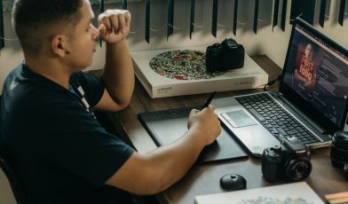 Tablet graficzny - co to jest, jak działa i jak wybrać najlepszy?