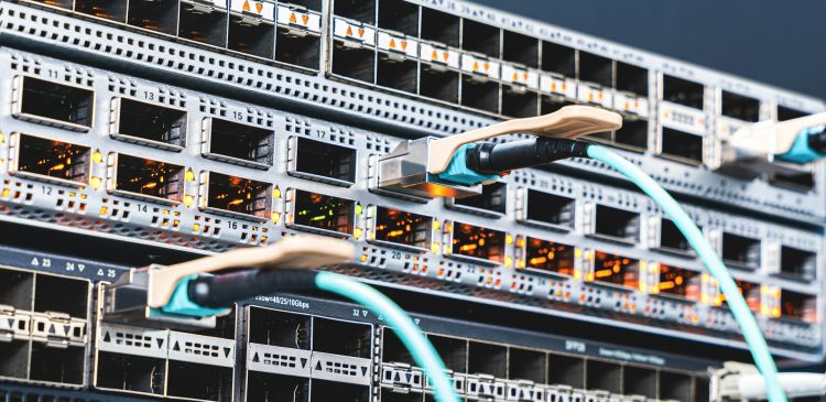 TCP/IP - co to? Jak działa rdzeń komunikacji internetowej?