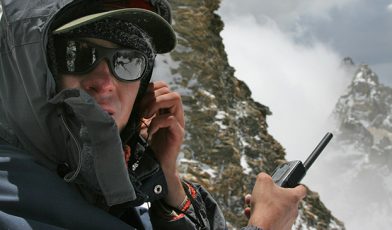 Telefon satelitarny - co to? Twój przewodnik po niezawodnej komunikacji