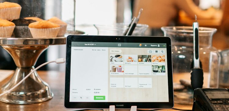 Terminal POS - co to? Funkcje, ewolucja i trendy - przewodnik po systemach sprzedaży
