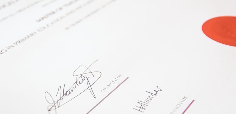 Umowa licencyjna - co to? Definicja, rodzaje i jak ją prawidłowo sporządzić