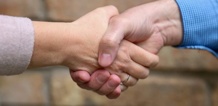 Umowa o świadczenie usług - co to jest? Jakie są jej rodzaje i co warto o niej wiedzieć?