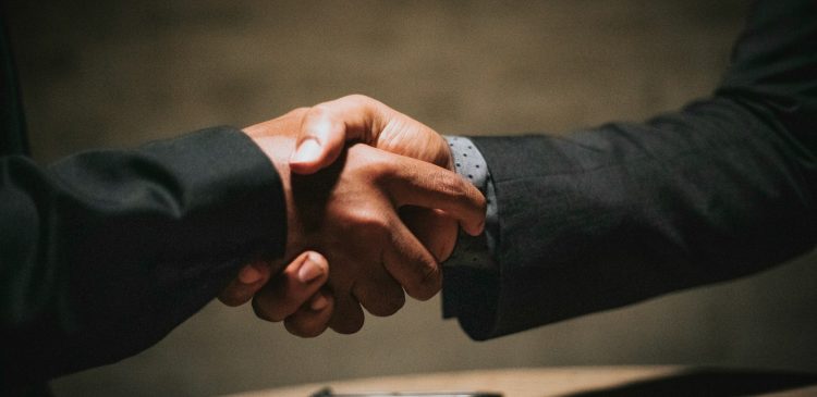 Umowa o współpracę - co to jest i jak pozwala chronić biznes? Poradnik