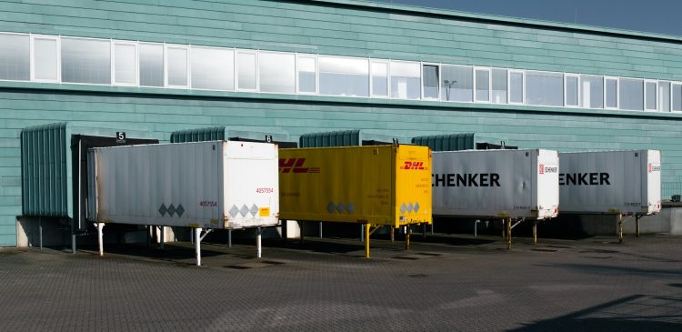 Umowa spedycji - co to jest i jak działa? Twój przewodnik po logistyce