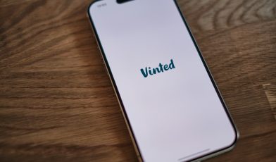 Vinted - co to? Przewodnik po świecie mody z drugiej ręki