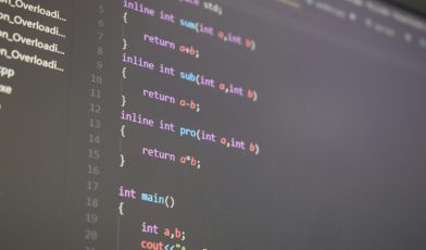 Dennis Ritchie - kim jest wizjoner C i UNIX, który ukształtował współczesne obliczenia?